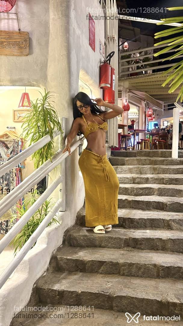 Acompanhante mulher morena (o) de olhos castanhos - Vitória Gutierrez