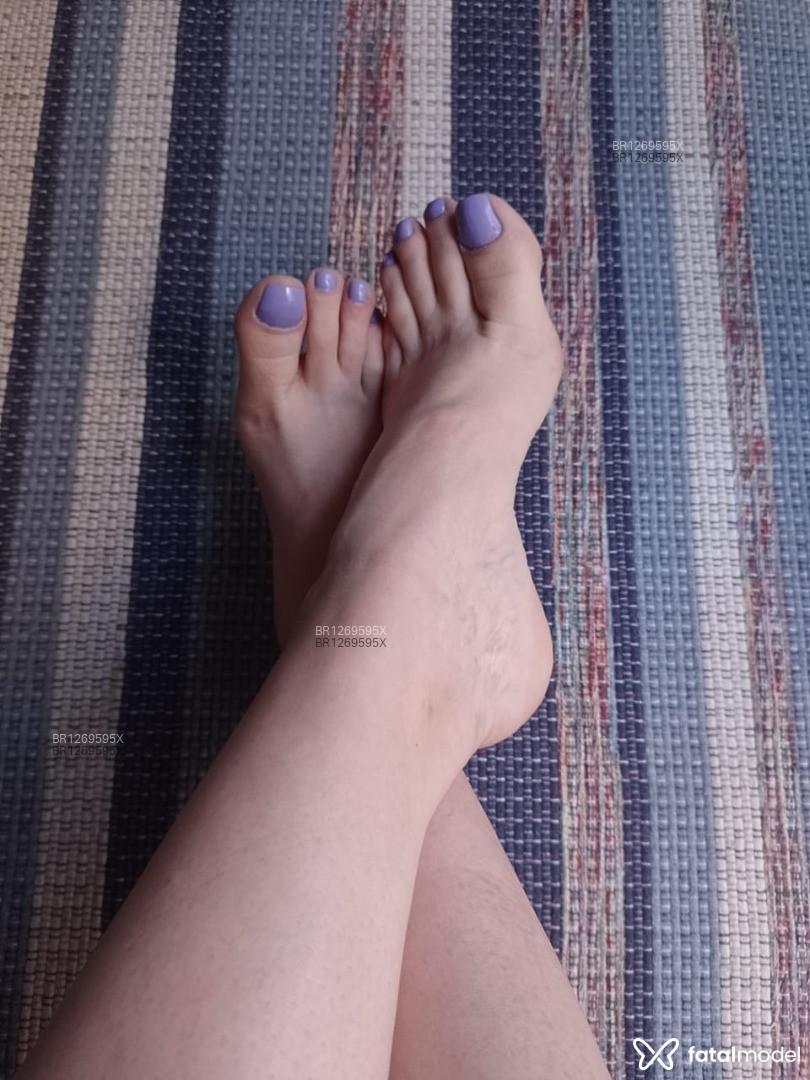 Acompanhante mulher com cabelo castanho de olhos castanhos em Porto Alegre Acompanhante mulher com cabelo castanho de olhos castanhos em Porto Alegre - Domme Cleo