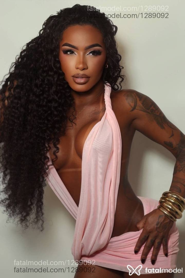 Acompanhante mulher trans morena (o) de olhos castanhos - FANNY MIONZINHA