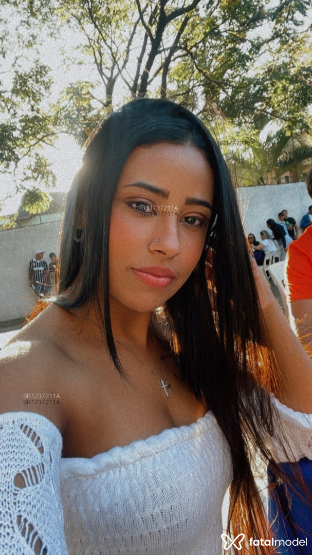 Acompanhante mulher com cabelo castanho de olhos pretos em São Paulo - Cacau