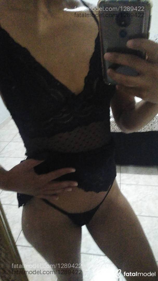 Acompanhante mulher morena (o) de olhos castanhos - Leticia
