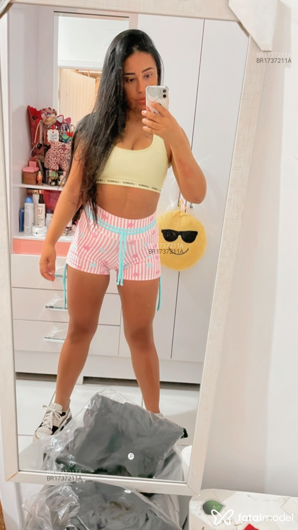 Acompanhante mulher com cabelo castanho de olhos pretos em São Paulo - Cacau