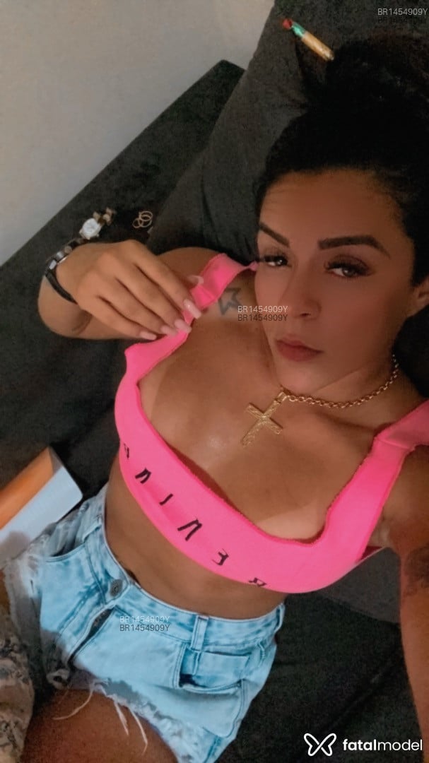 Acompanhante mulher morena (o) de olhos castanhos em Juína - Paula Barreto