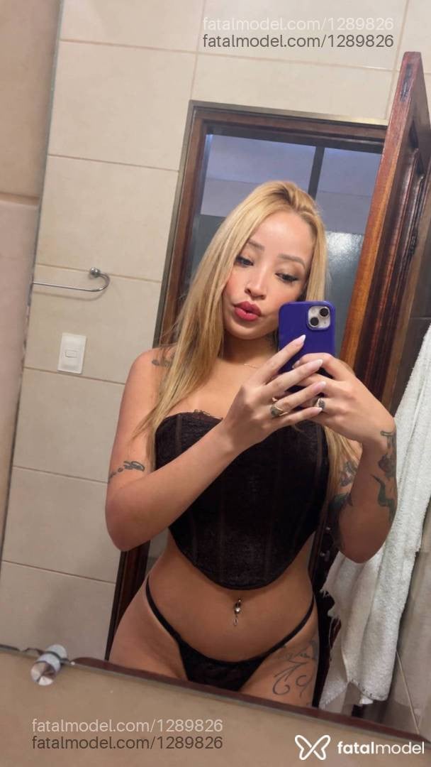 Acompanhante mulher ruiva (o) de olhos mel - Isabella