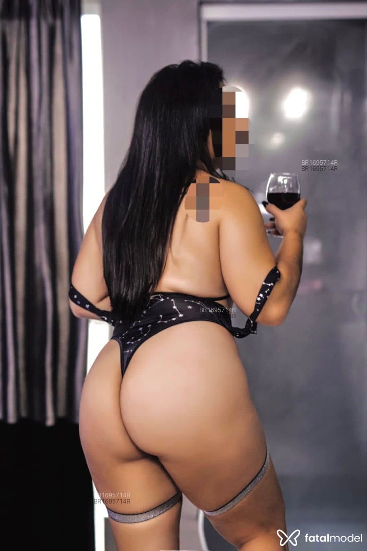 Acompanhante mulher com cabelo castanho de olhos castanhos em Ponta Grossa - MAITÊ BARBOSA