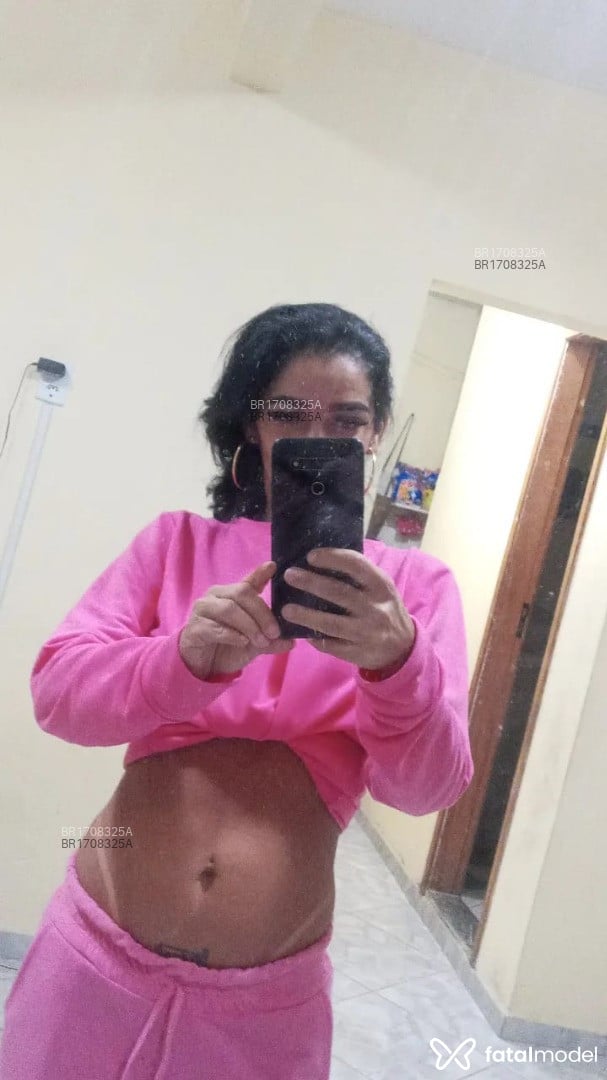 Acompanhante mulher morena (o) de olhos castanhos em Rio das Ostras - Mirella