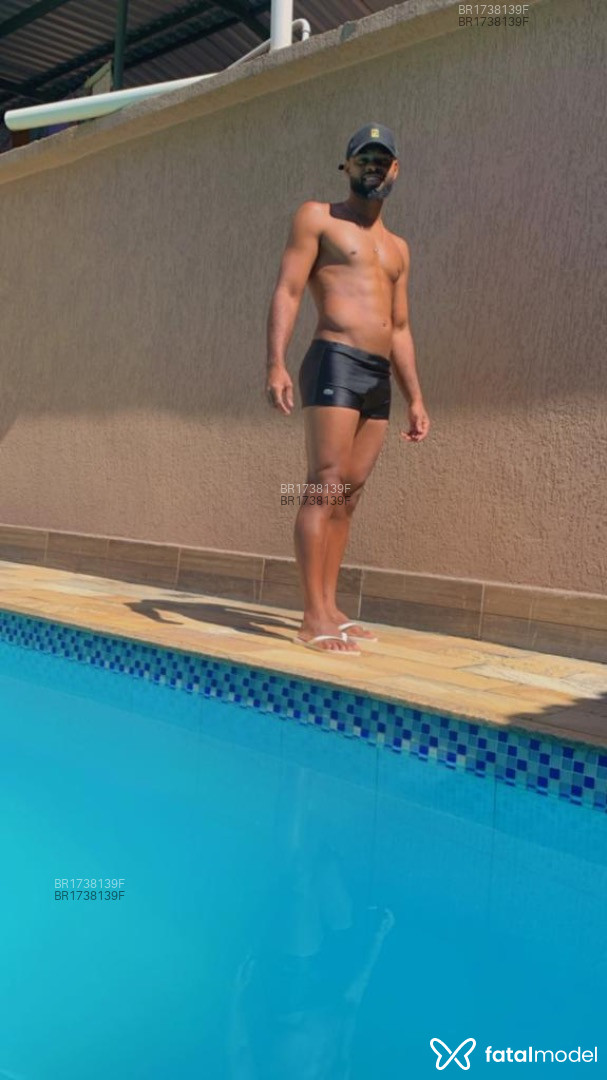 Acompanhante homem morena (o) de olhos mel em Rio de Janeiro - Santos