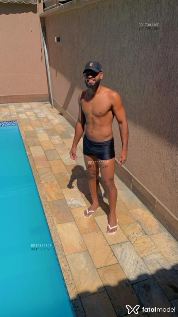 Acompanhante homem morena (o) de olhos mel em Rio de Janeiro - Santos