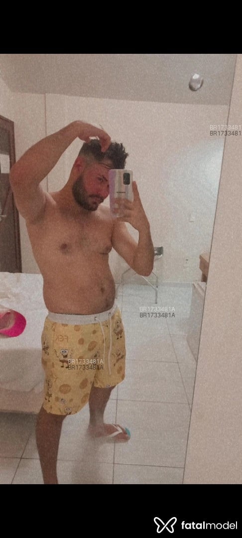 Acompanhante homem com cabelo castanho de olhos castanhos em Goiânia - Pedro steinert