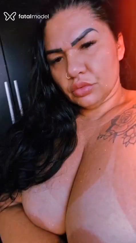Acompanhante mulher morena (o) de olhos castanhos - Cléo Monteiro