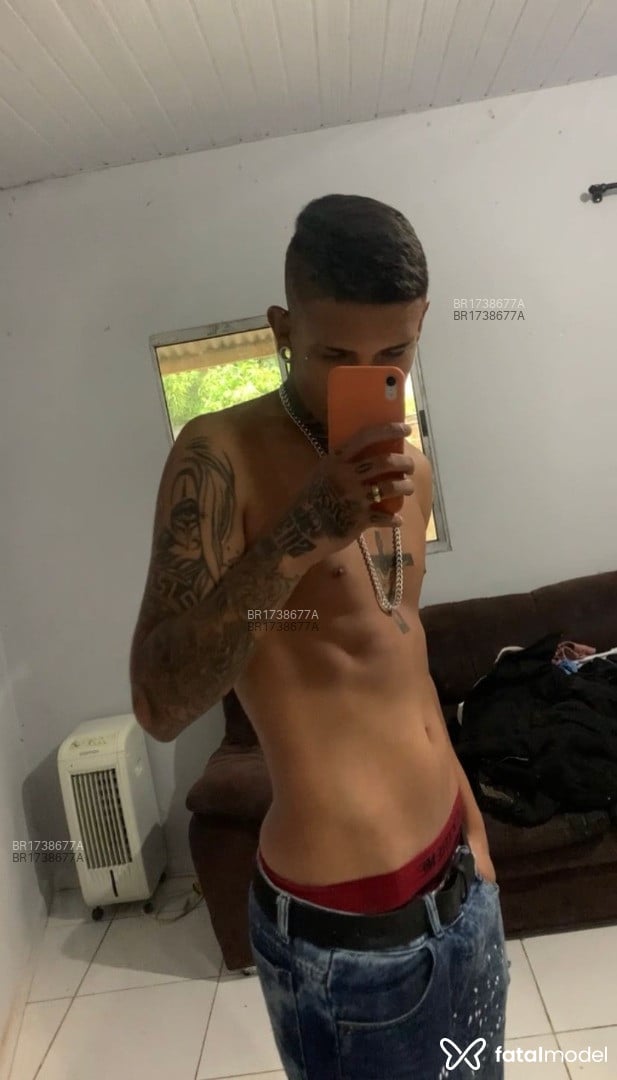 Acompanhante homem morena (o) de olhos castanhos - Erick tattuado Acompanhante homem morena (o) de olhos castanhos - Erick tattuado