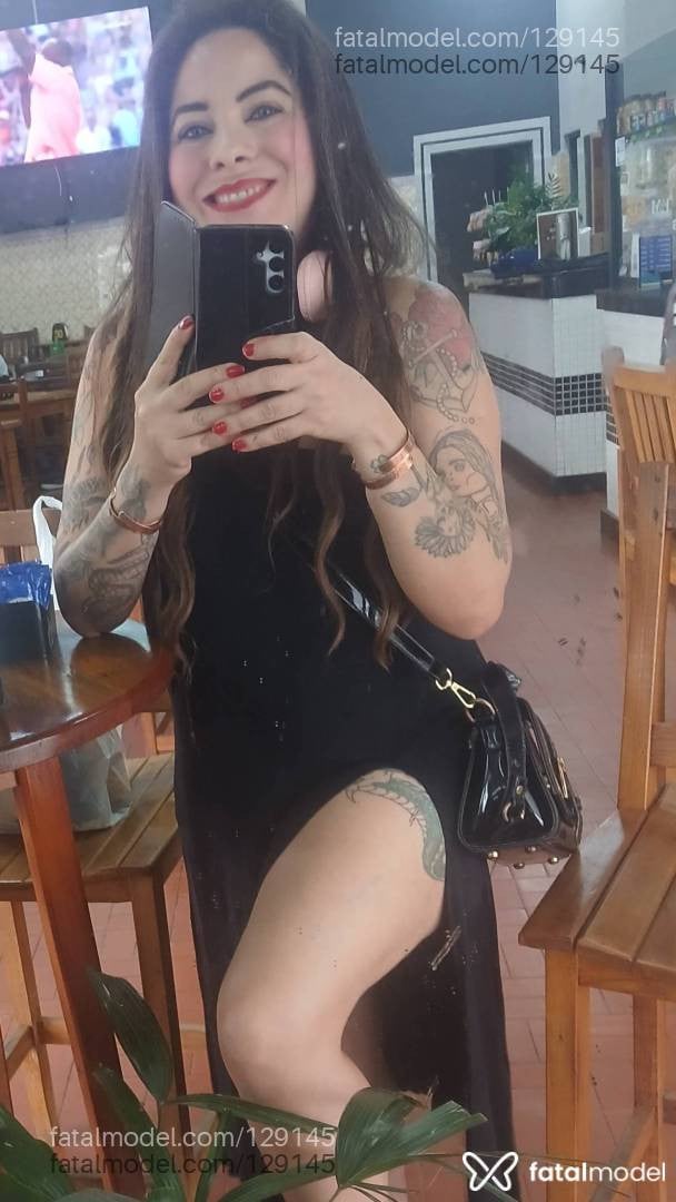 Acompanhante mulher com cabelo castanho de olhos azuis - Jujuzinha