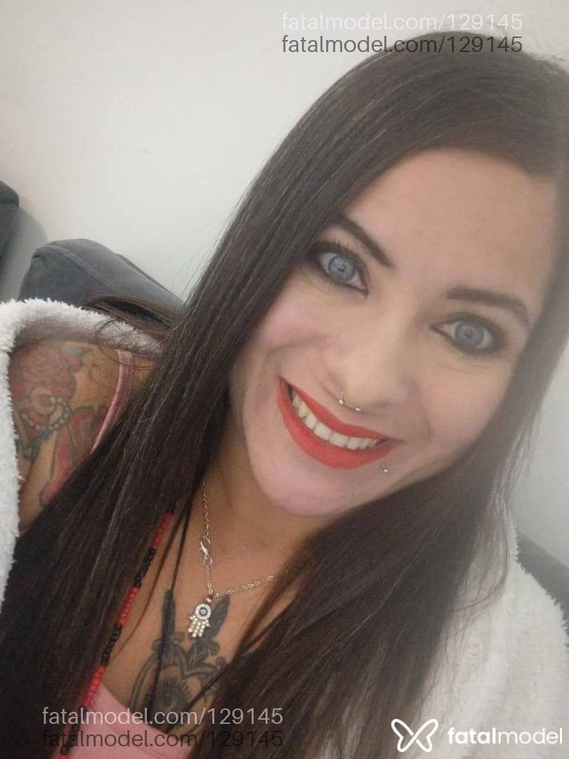 Acompanhante mulher com cabelo castanho de olhos azuis em Atibaia - Jujuzinha