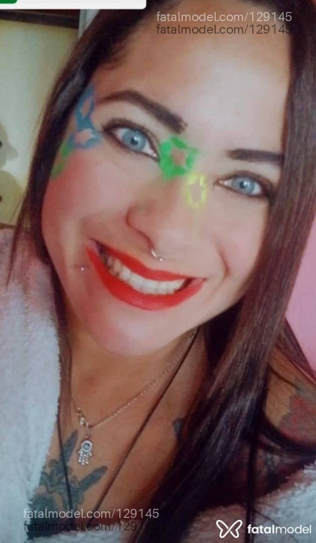 Acompanhante mulher com cabelo castanho de olhos azuis em Atibaia - Jujuzinha