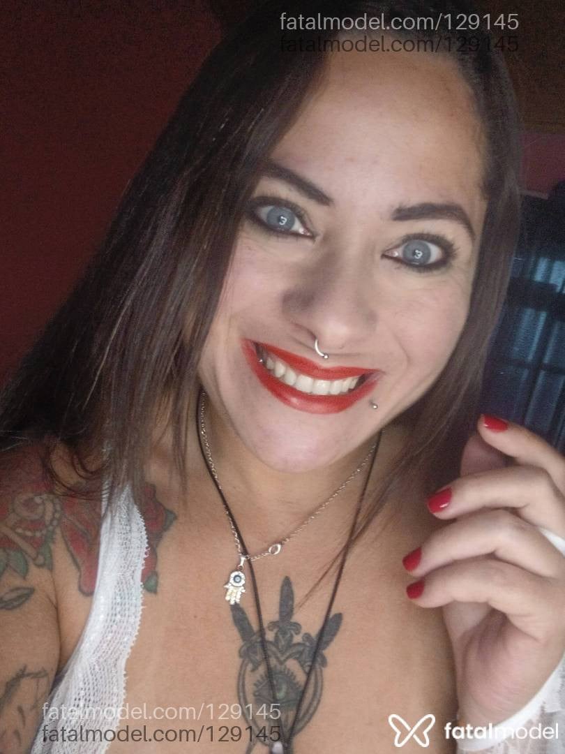 Acompanhante mulher com cabelo castanho de olhos azuis em Atibaia - Jujuzinha
