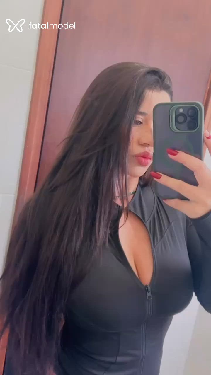 Acompanhante mulher com cabelo castanho de olhos castanhos - Camila