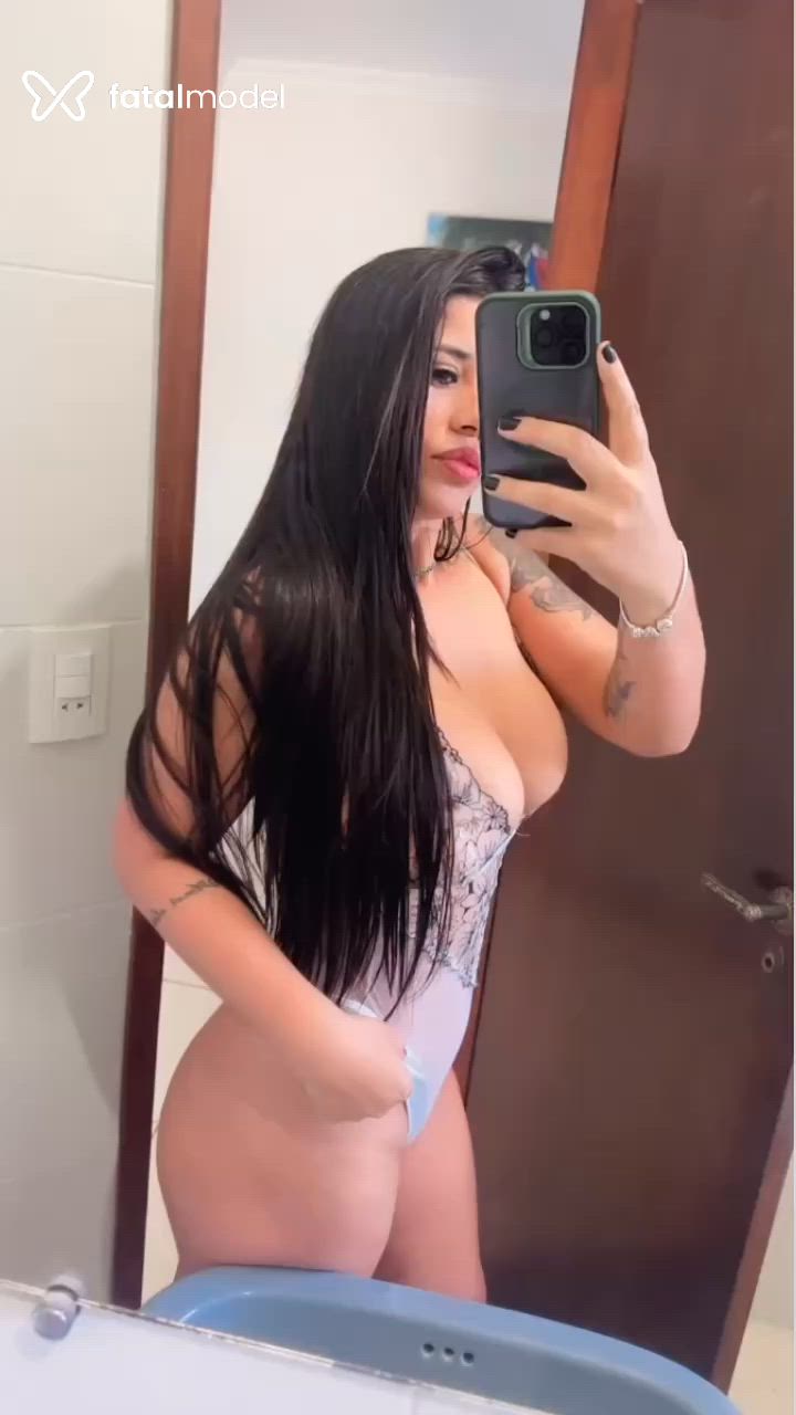 Acompanhante mulher com cabelo castanho de olhos castanhos - Camila