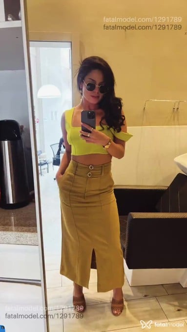 Acompanhante mulher com cabelo castanho de olhos castanhos em Erechim - Herica