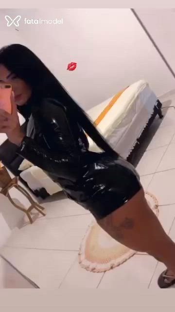 Acompanhante mulher morena (o) de olhos pretos - Stella Condessa Acompanhante mulher morena (o) de olhos pretos - Stella Condessa