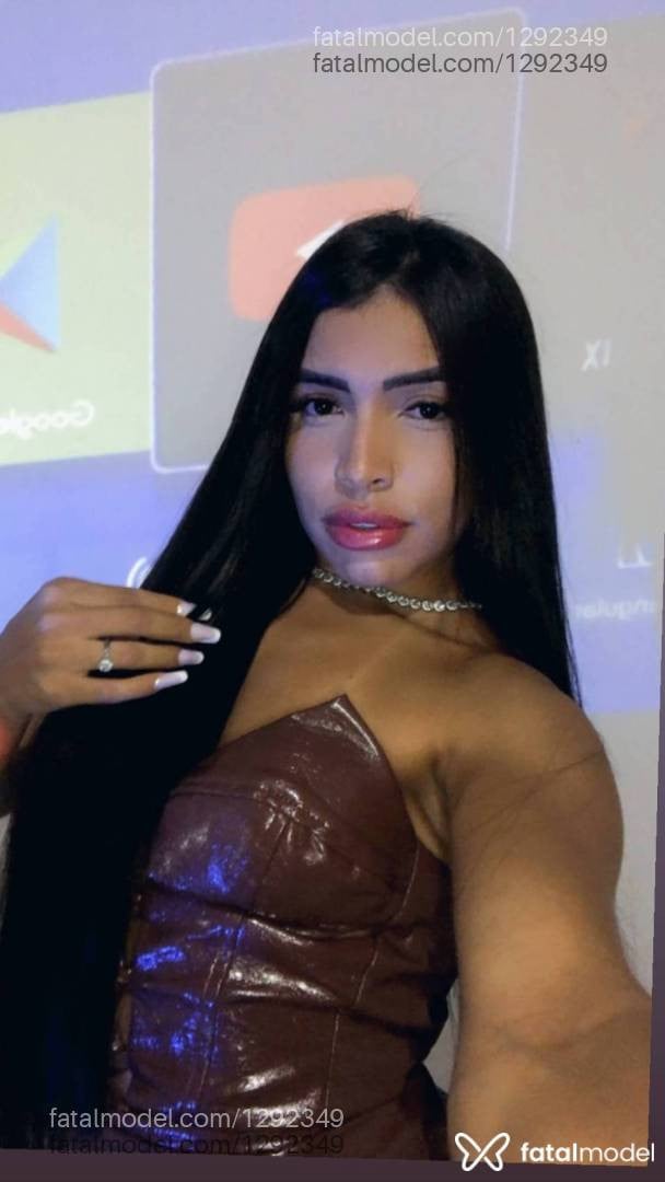 Acompanhante mulher morena (o) de olhos pretos em Cláudio - Stella Condessa
