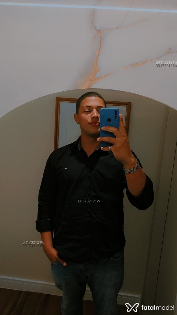 Acompanhante homem morena (o) de olhos castanhos em Canoas - Bigboy