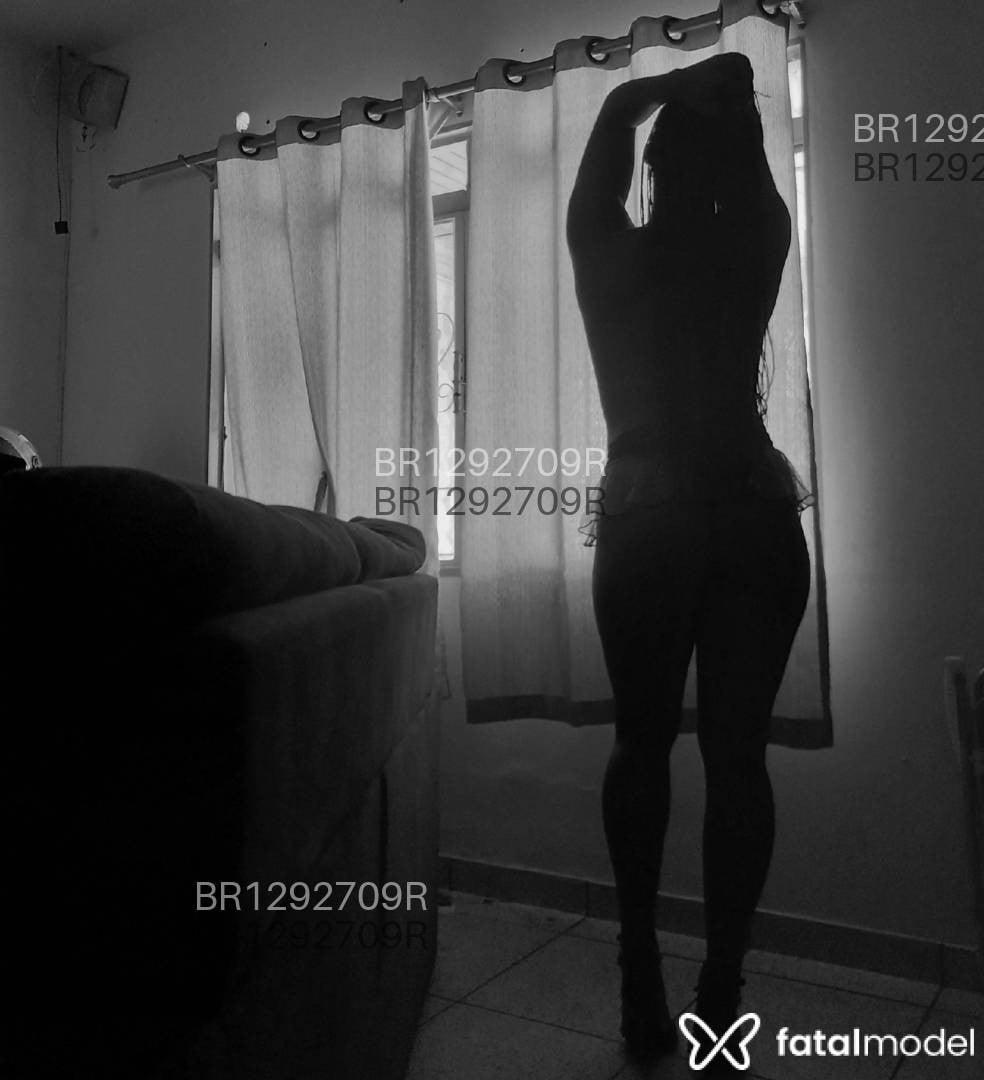 Acompanhante mulher com cabelo castanho de olhos castanhos em Cuiabá - Morena