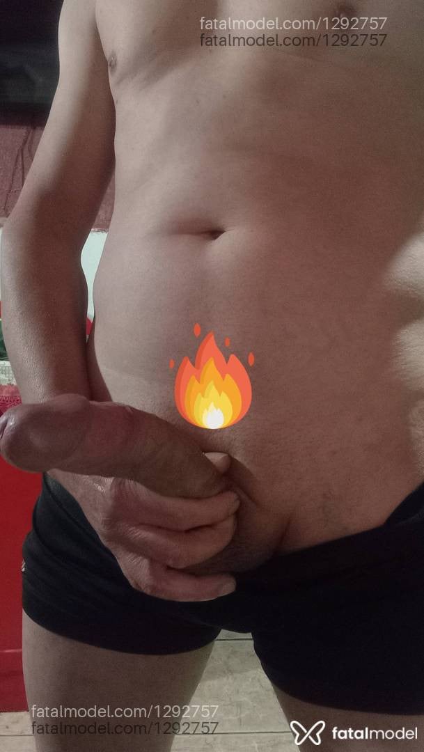 Acompanhante homem com cabelo castanho de olhos verdes - Gabriel