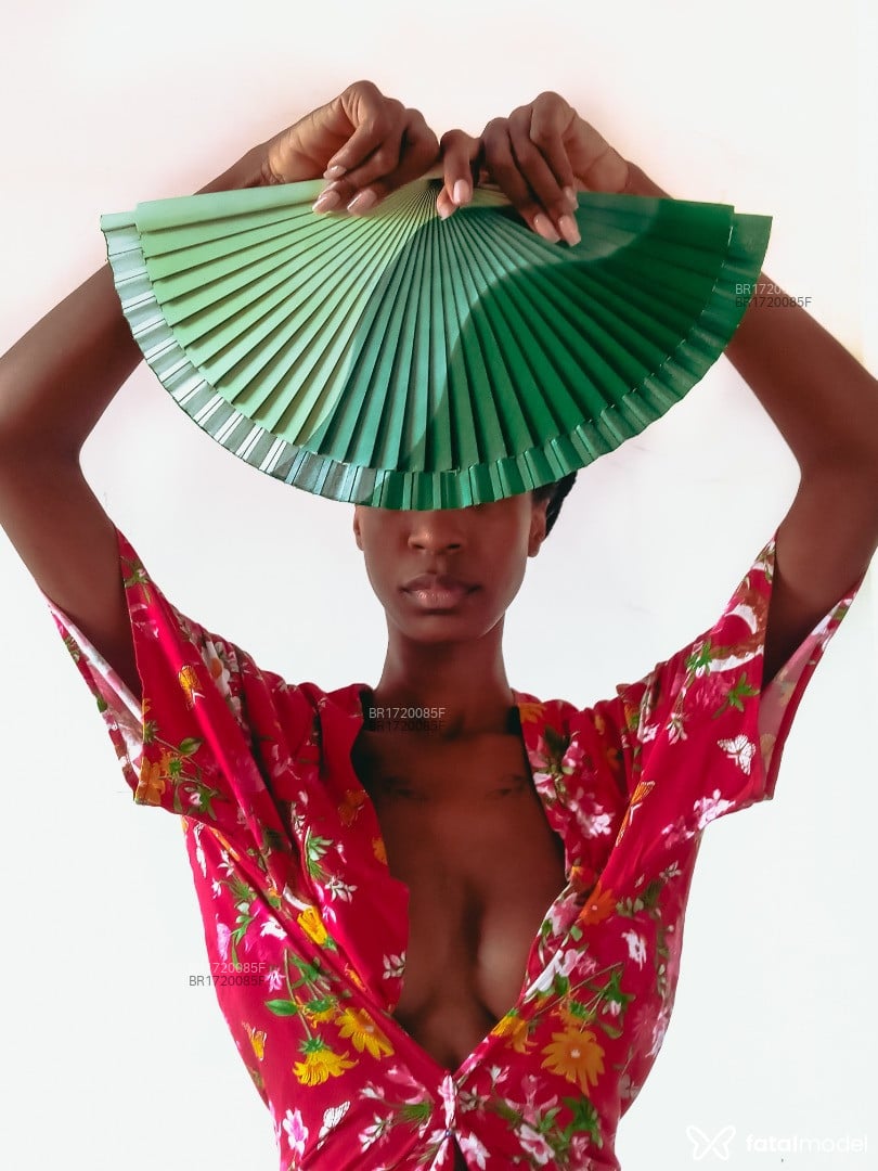 Acompanhante mulher com cabelo castanho de olhos castanhos em Virtual - Luysa Lima