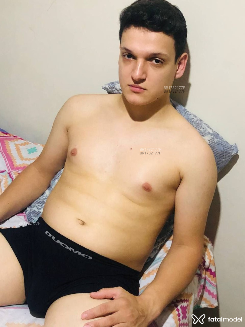 Acompanhante homem morena (o) de olhos castanhos em São José - Bruno