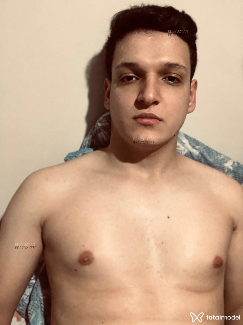 Acompanhante homem morena (o) de olhos castanhos em São José - Bruno