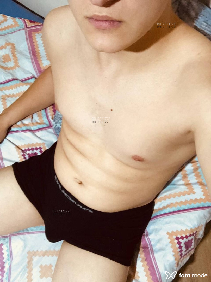 Acompanhante homem morena (o) de olhos castanhos em São José - Bruno