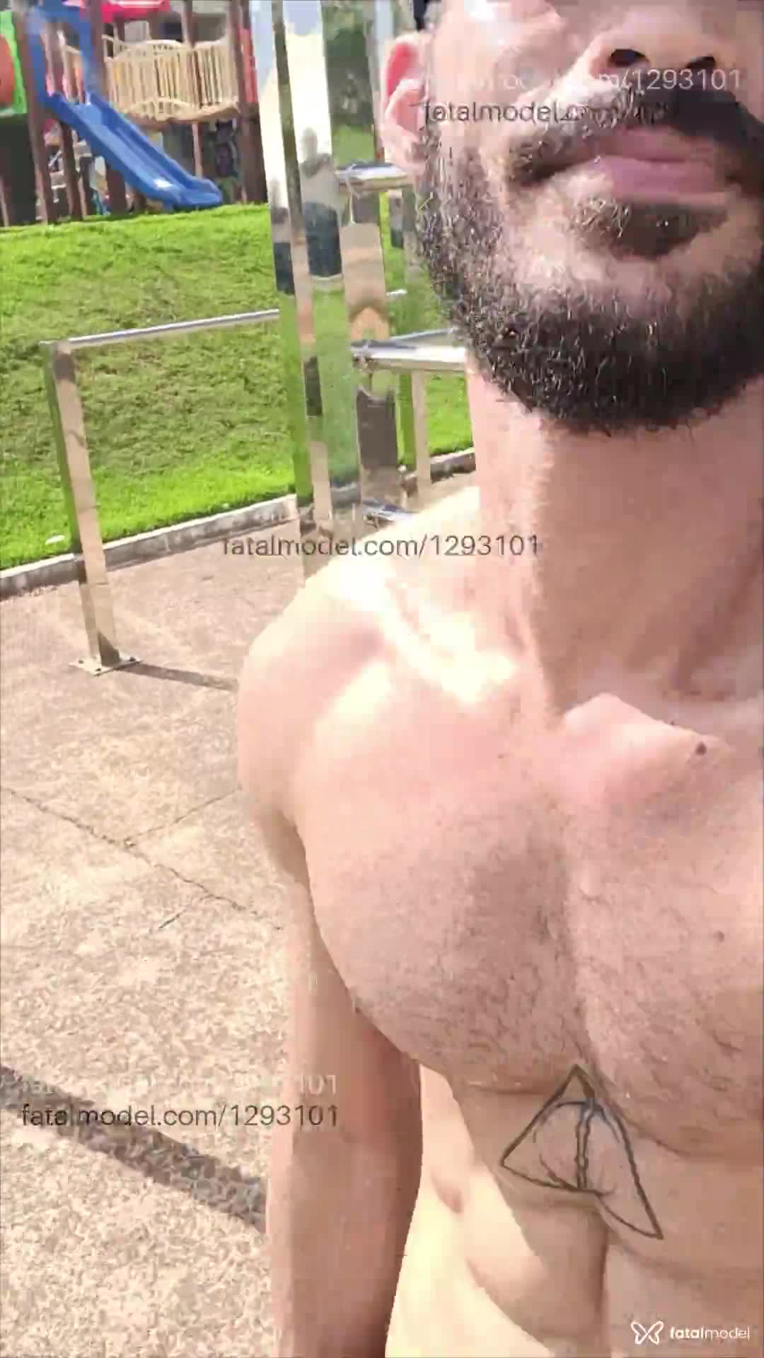 Acompanhante homem com cabelo castanho de olhos castanhos em Maringá - Ricardo