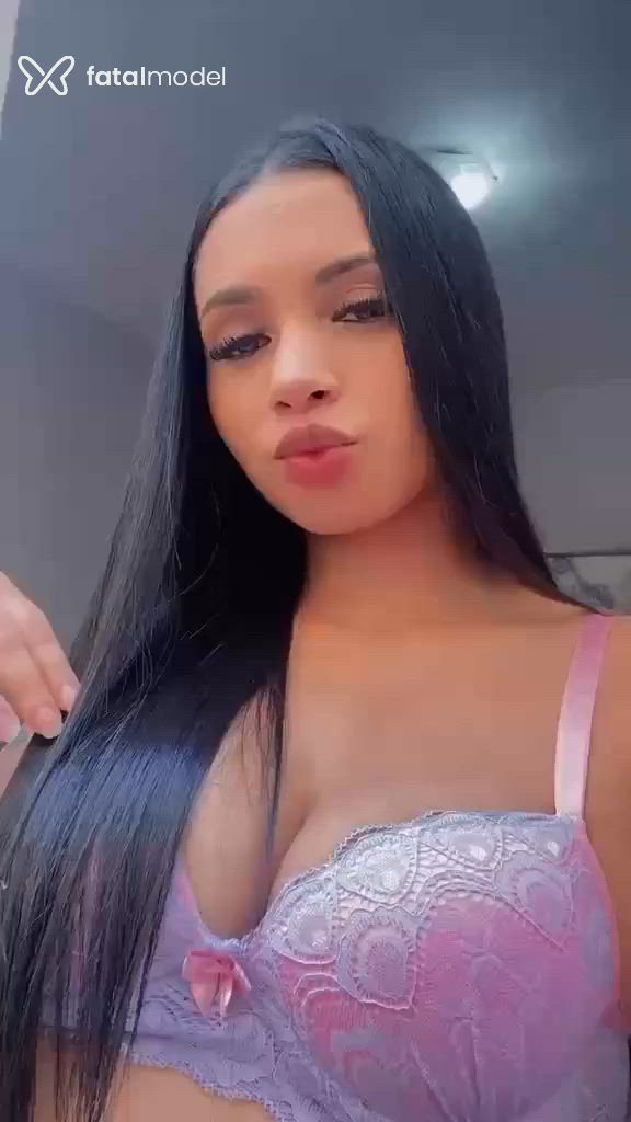Acompanhante mulher morena (o) de olhos castanhos - Rafaela Acompanhante mulher morena (o) de olhos castanhos - Rafaela