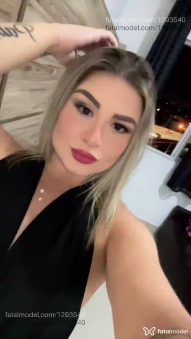 Acompanhante mulher com cabelo castanho de olhos castanhos em Curitiba - Letícia Ferrari
