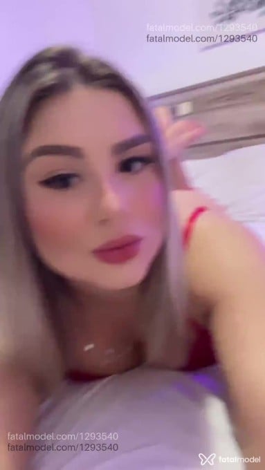 Acompanhante mulher com cabelo castanho de olhos castanhos em Curitiba - Letícia Ferrari
