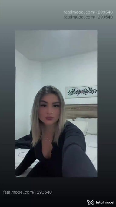 Acompanhante mulher com cabelo castanho de olhos castanhos em Curitiba - Letícia Ferrari