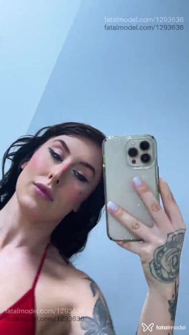 Acompanhante mulher com cabelo castanho de olhos azuis em São Paulo - Karol Reeed