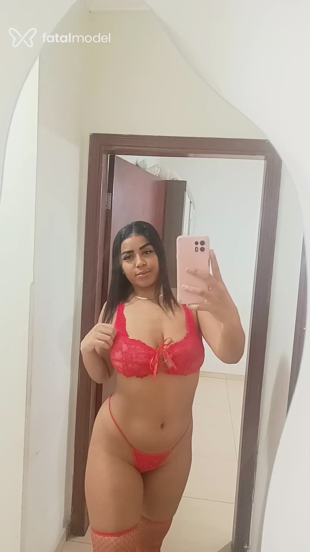 Acompanhante mulher morena (o) de olhos pretos - Bruna Smith Acompanhante mulher morena (o) de olhos pretos - Bruna Smith