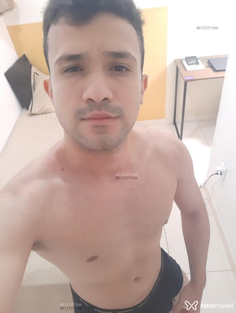 Acompanhante homem com cabelo castanho de olhos castanhos em Salvador - Dominic Toretto