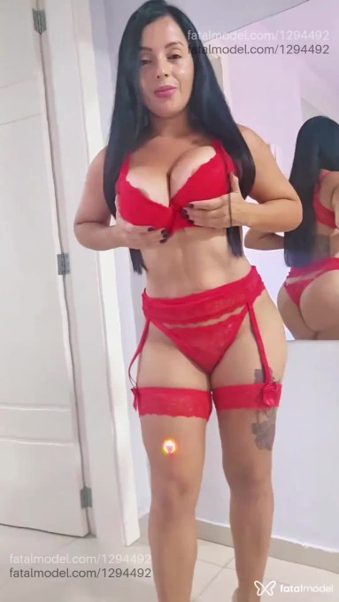 Acompanhante mulher morena (o) de olhos castanhos - Megan