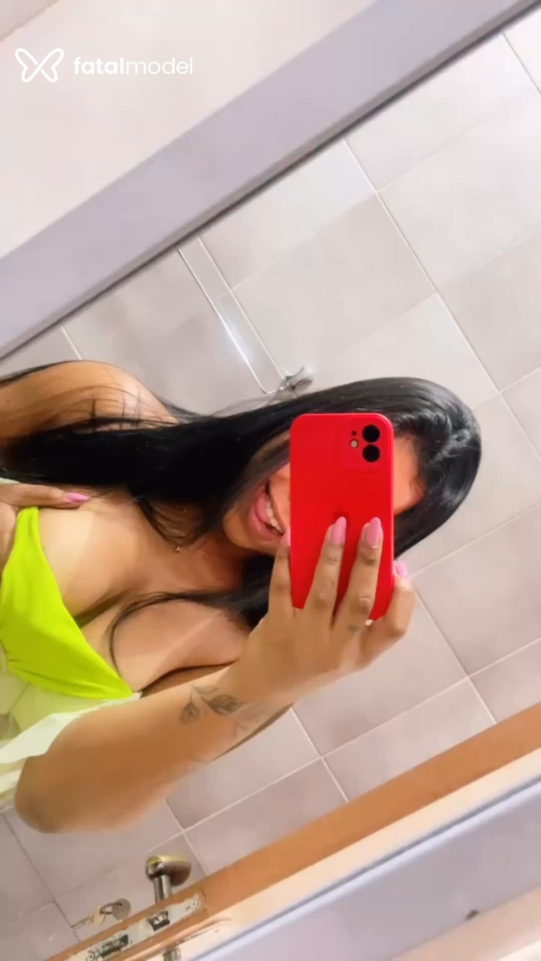 Acompanhante mulher morena (o) de olhos pretos - Naomi Lee Acompanhante mulher morena (o) de olhos pretos - Naomi Lee