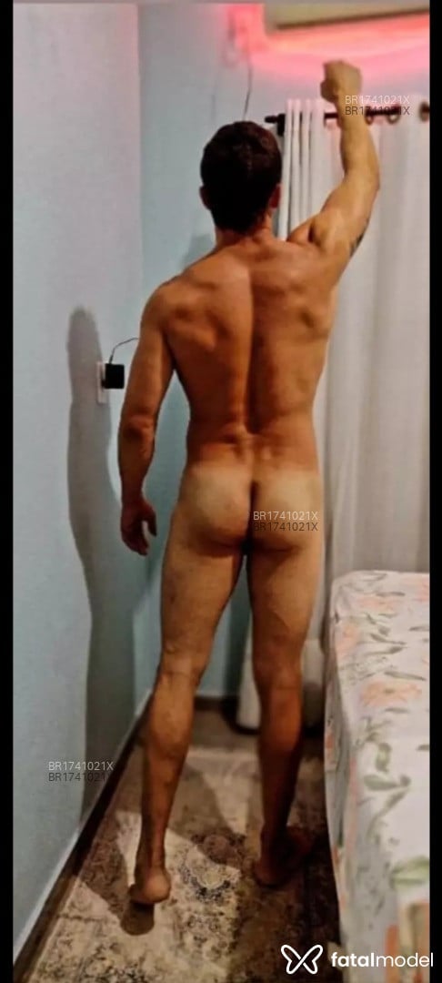 Acompanhante homem morena (o) de olhos castanhos em Brasília - Nycolas Ferraz