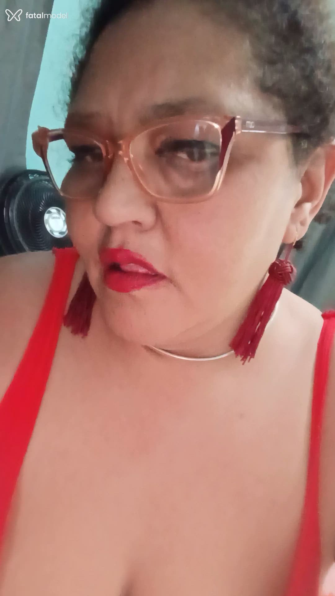 Acompanhante mulher morena (o) de olhos castanhos - Desirée Gurgel Acompanhante mulher morena (o) de olhos castanhos - Desirée Gurgel