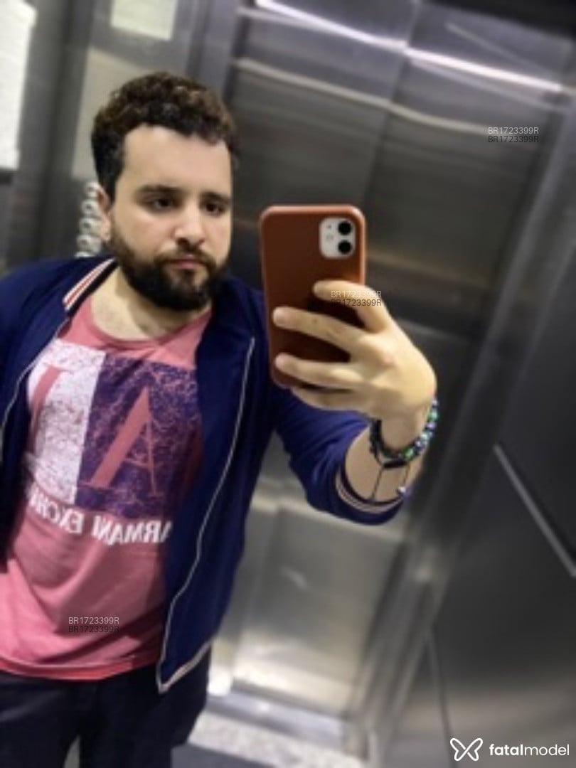 Acompanhante homem com cabelo castanho de olhos castanhos em São Paulo Acompanhante homem com cabelo castanho de olhos castanhos em São Paulo - Allan Torres