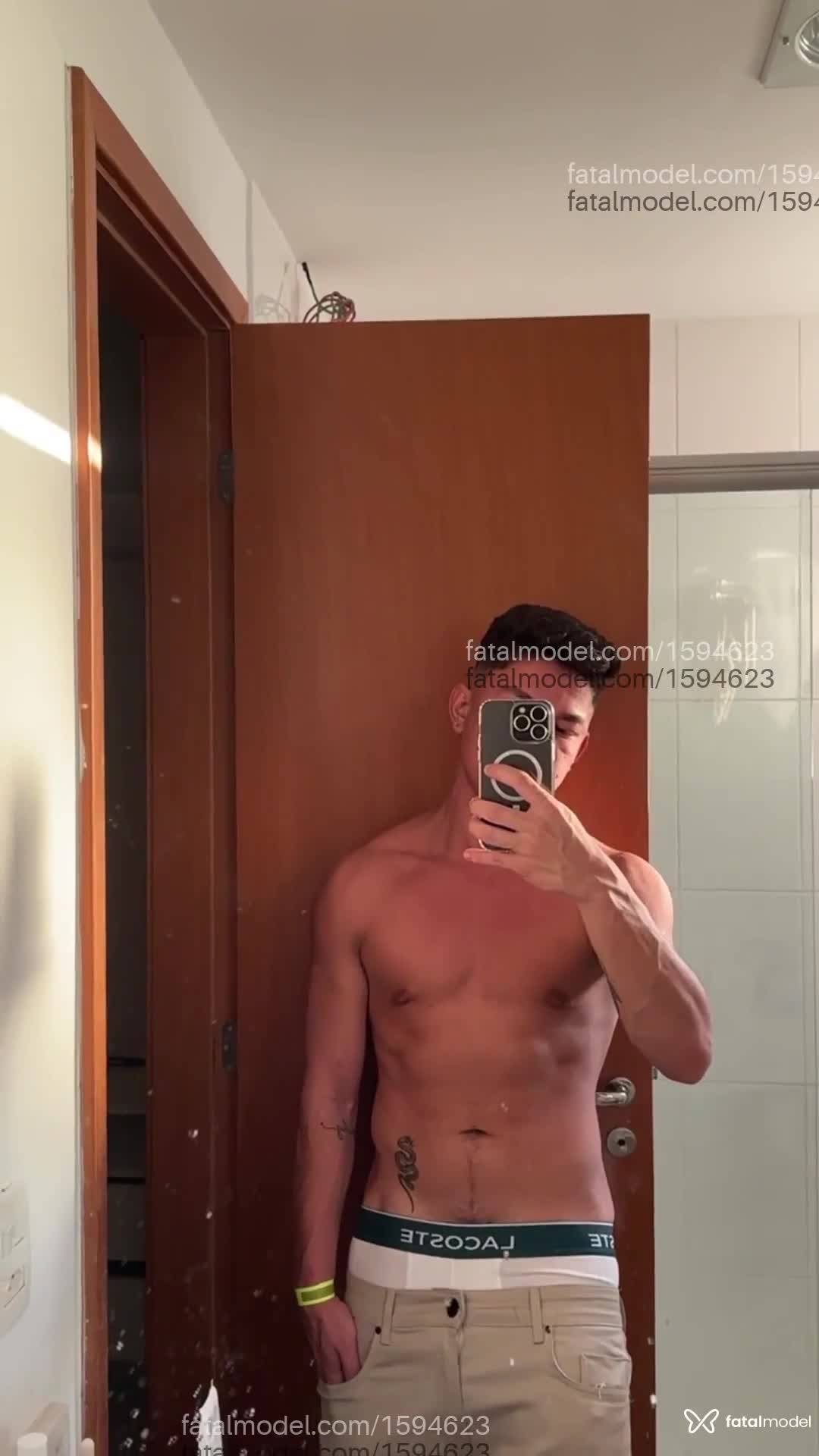 Acompanhante homem morena (o) de olhos castanhos - Pedrinho Acompanhante homem morena (o) de olhos castanhos - Pedrinho