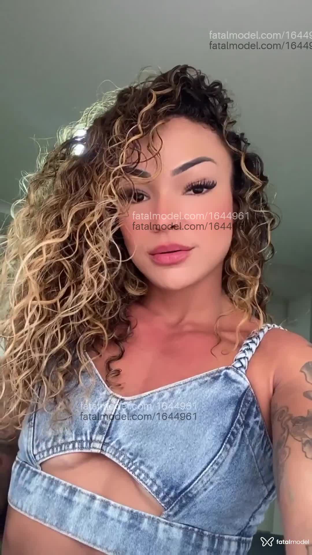 Acompanhante mulher loira (o) de olhos castanhos em Salvador - Ray Lopes