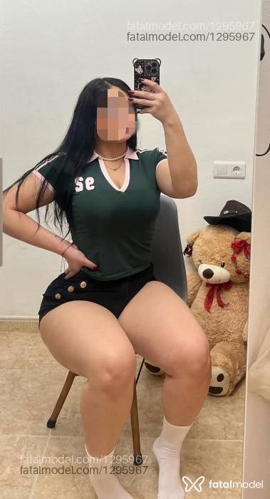 Acompanhante mulher com cabelo castanho de olhos castanhos em Florianópolis - Laraa