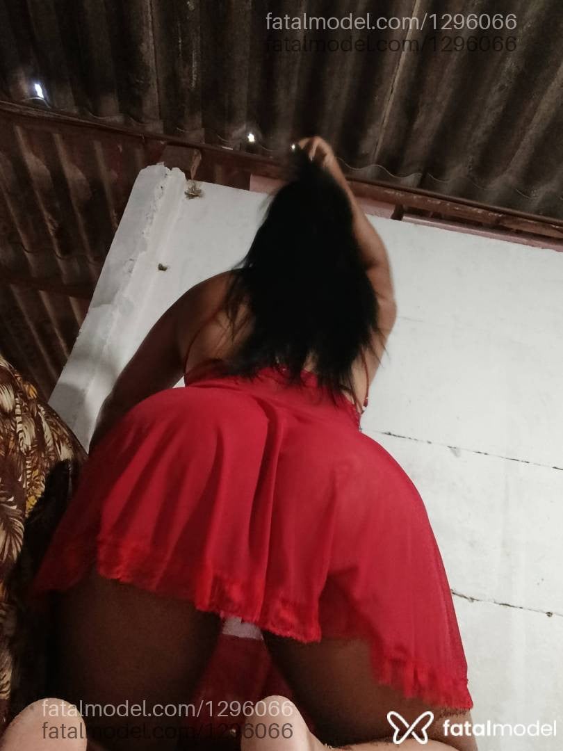 Acompanhante mulher com cabelo castanho de olhos castanhos em Passos - Cláudia