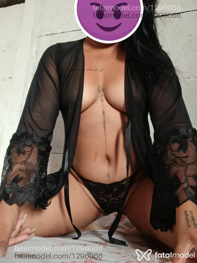 Acompanhante mulher com cabelo castanho de olhos castanhos - Cláudia