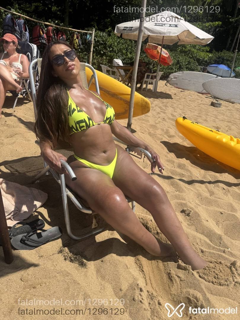 Acompanhante travesti com cabelo castanho de olhos castanhos em Atibaia Acompanhante travesti com cabelo castanho de olhos castanhos em Atibaia - Amanda Souza
